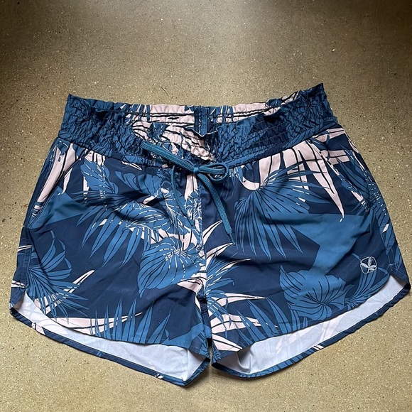 Carve Designs Bali Tropical Board Shorts (Size: Small) - Picture 4 of 11